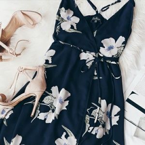 Lulu's ALL MINE NAVY BLUE FLORAL PRINT HIGH-LOW WR